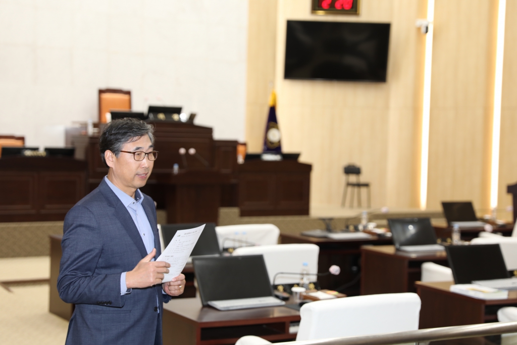 봉산초등학교 의회 견학 이미지(2)
