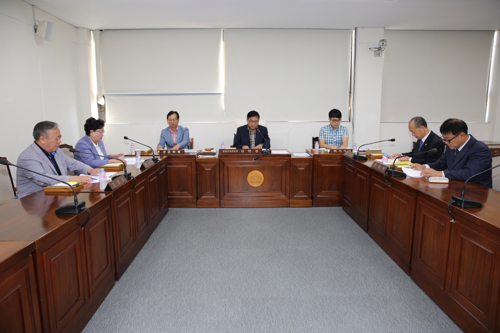 산업건설위원회 회의모습