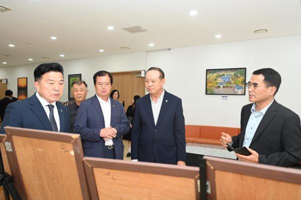 
                                    안보사진 전시회
