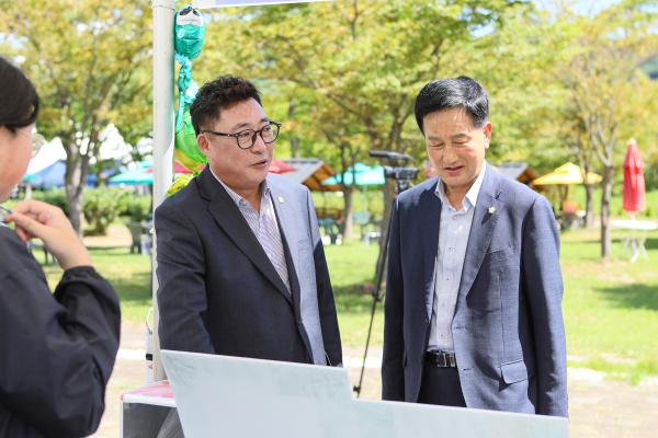 
                                    제7회 예산황새축제기념 황새야생복귀행사
