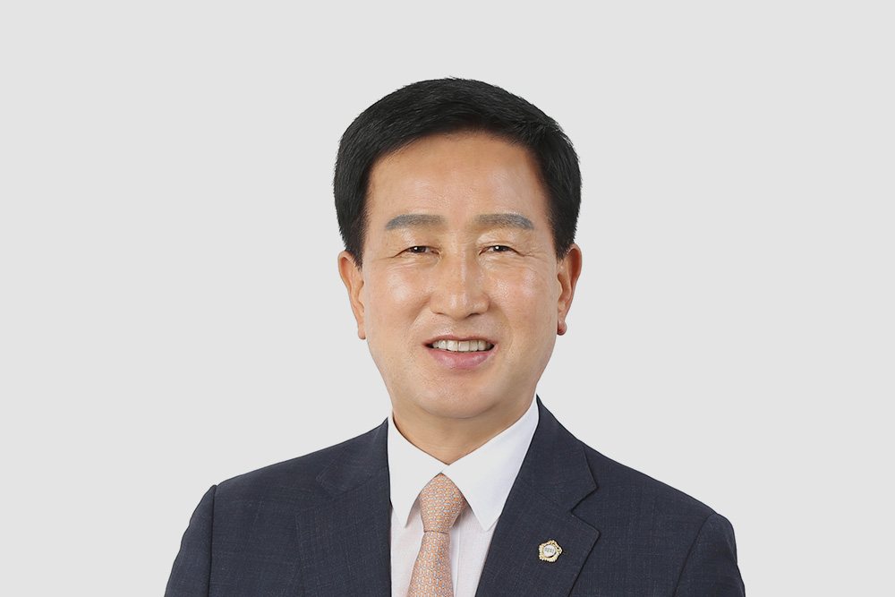 
                충청남도 예산군의회 박중수 의장 사진