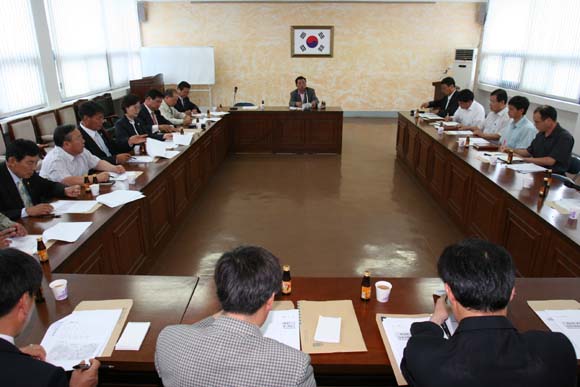 강연종의원 군정질문 모습