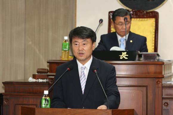 의회사무과장 보고