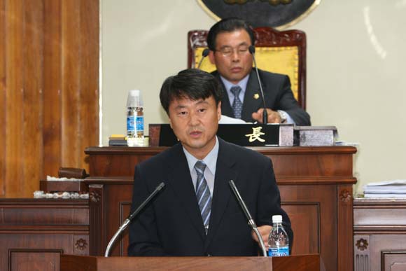 사무과장의 의사보고