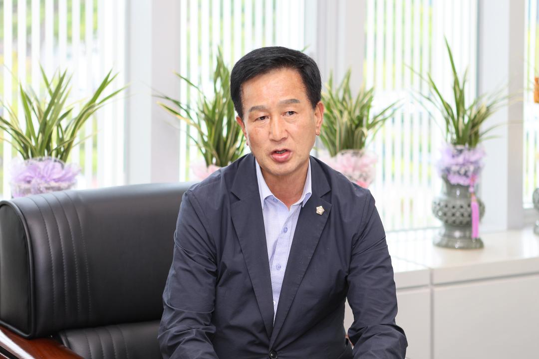 예산군 여성예비군소대 임원 의회 방문인사