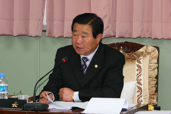 강연종행감위원장