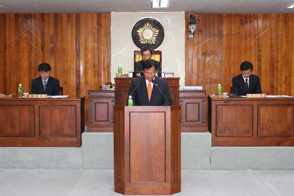 산업건설위원회 심사보고