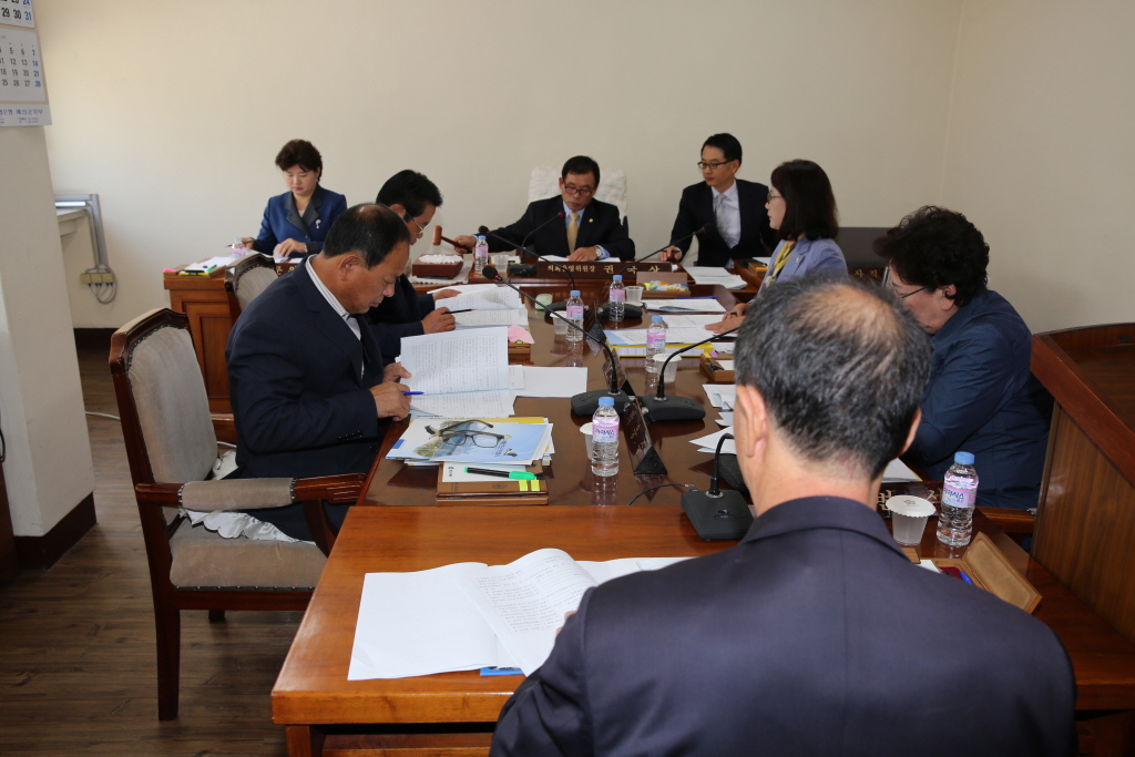 행정복지위원회 회의모습