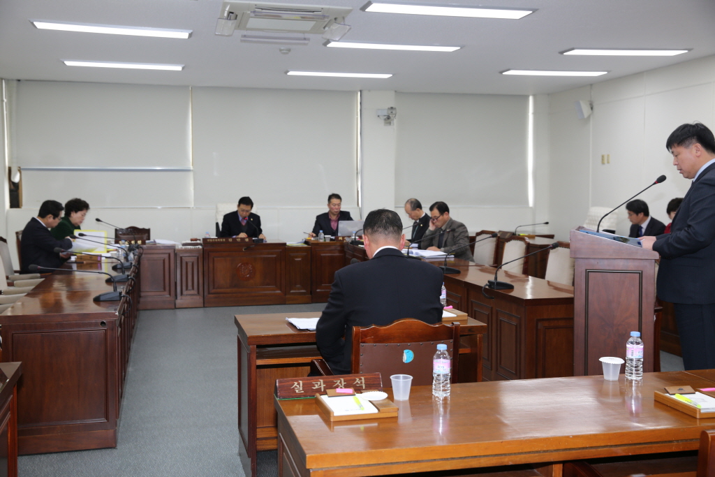 산업건설위원회 회의모습