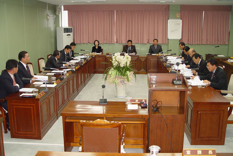 행정사무감사특별위원회회의모습