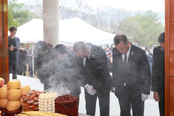 
                                    충령사 한식제례