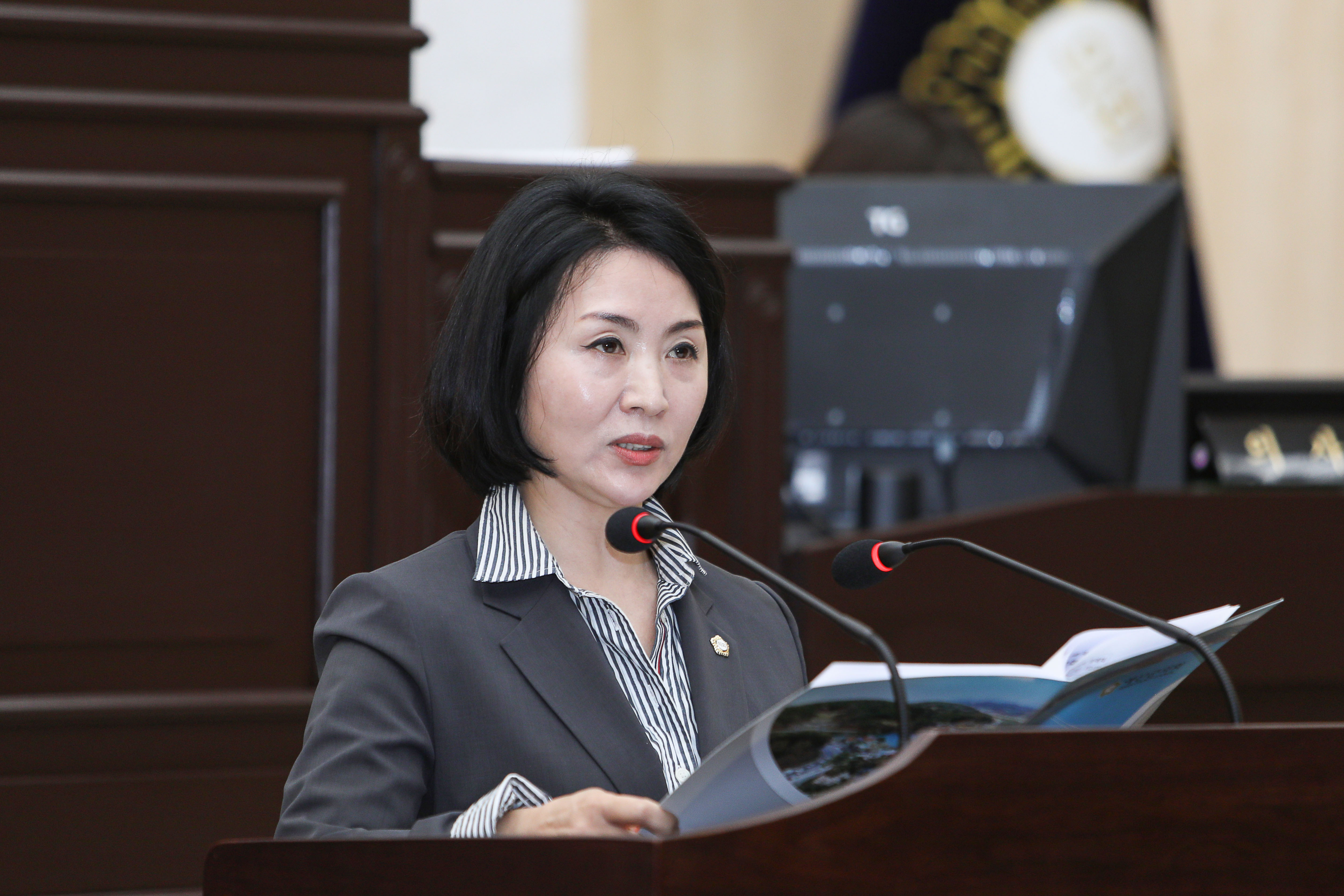 '예산군의회 오현주 의원, 예산군민의 인천공항 접근성 향상위한 공항버스 노선마련 촉구' 게시글의 사진(1) '예산군의회 오현주 의원.jpg'