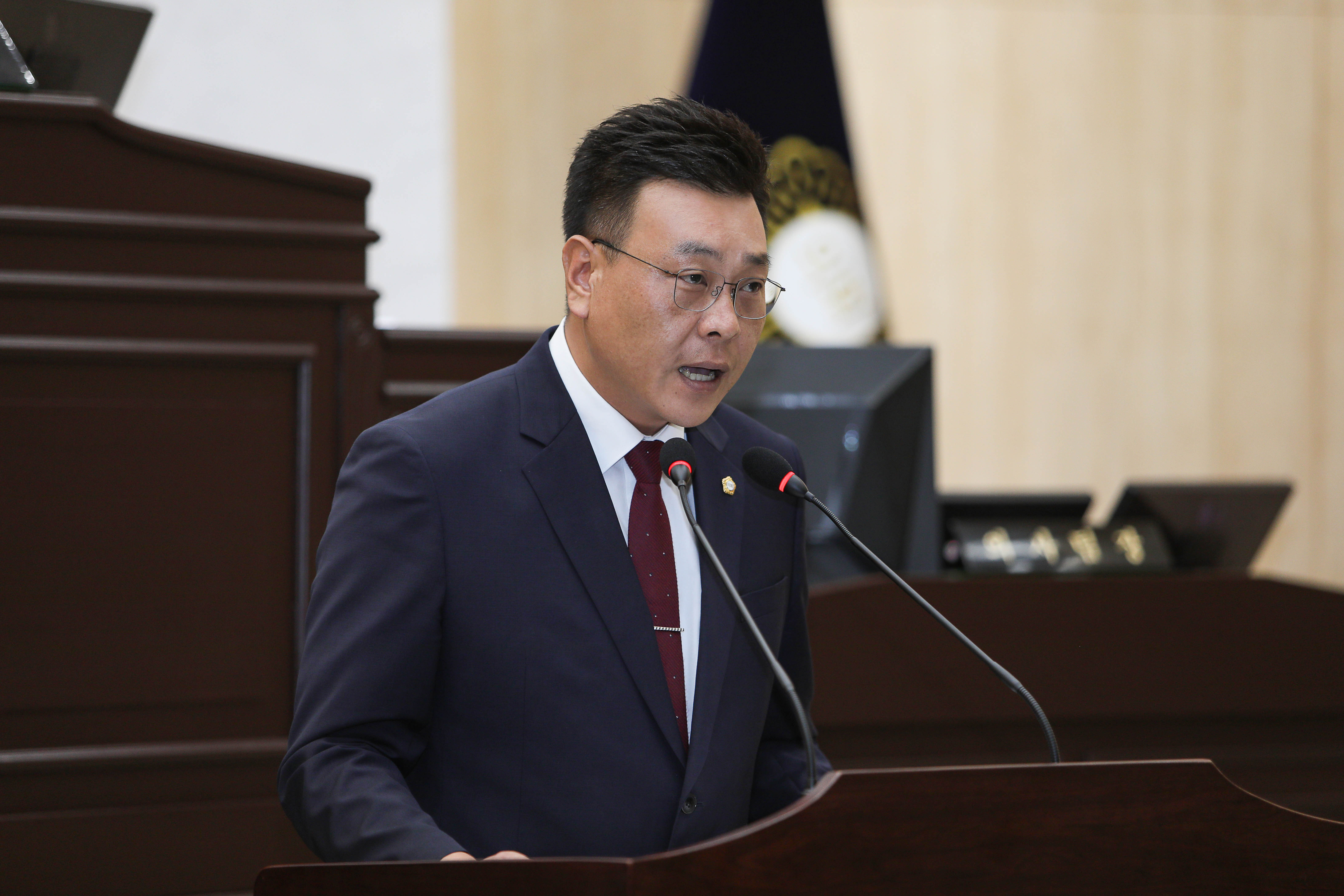 '예산군의회 황두현 의원, ‘예산상설시장’ 쾌적하고 안전한 관광명소로 거듭나야' 게시글의 사진(1) '예산군의회 황두현 의원.jpg'