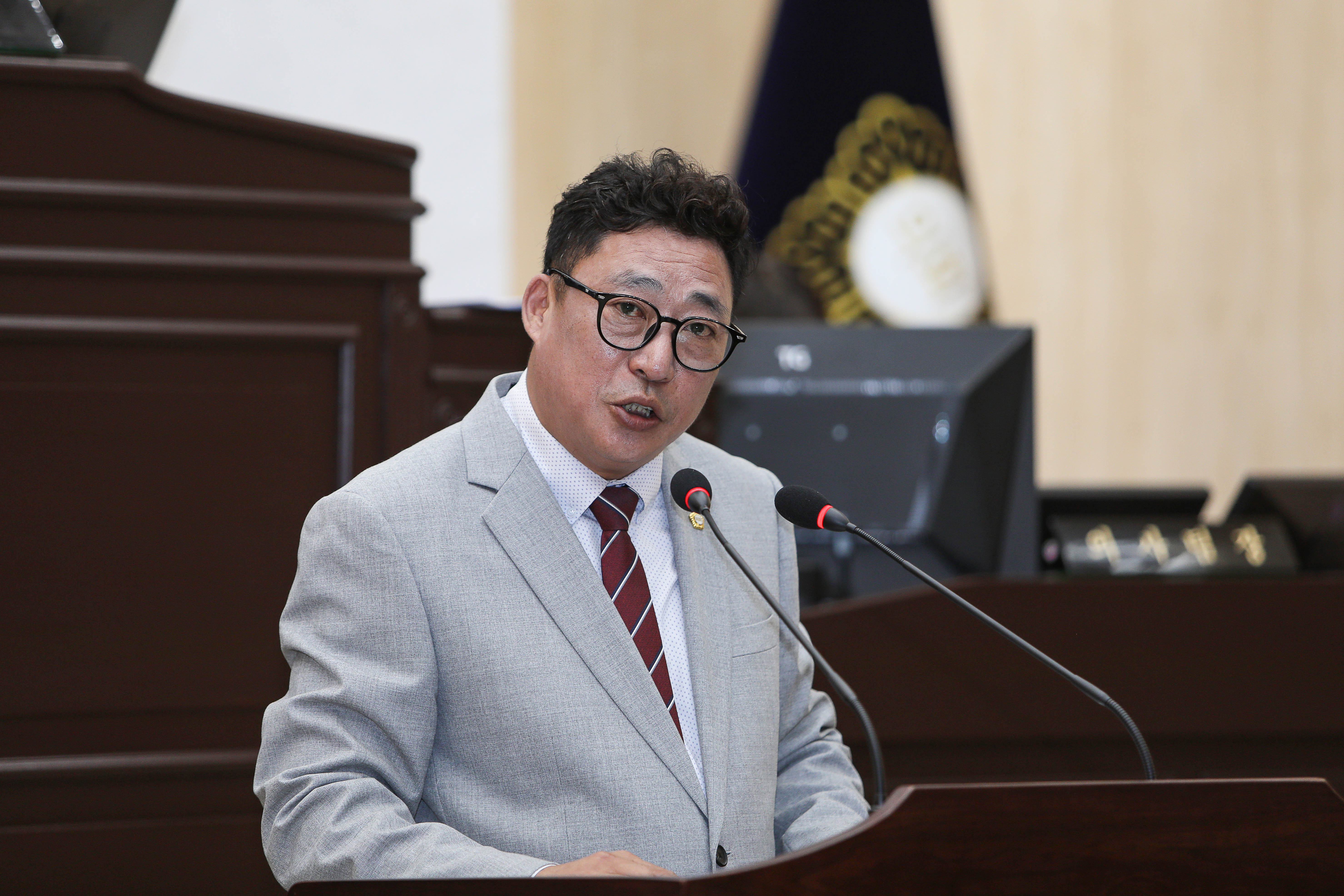 '예산군의회 김영진 의원, ‘덕산온천단지 고품격 숙박시설 건립, 조속 추진 촉구’' 게시글의 사진(1) '예산군의회 김영진 위원장.jpg'